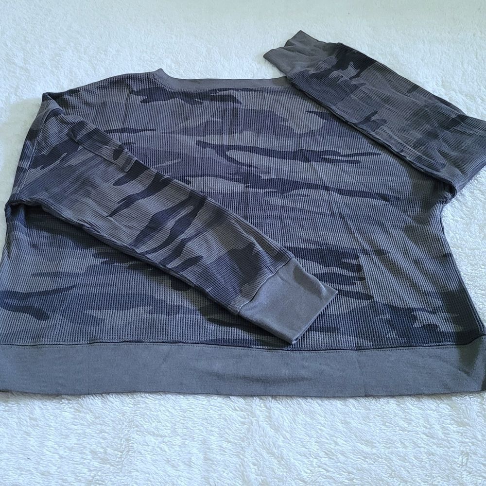 Splendid👍 Cropped Waffle🧇 Knit Camouflage🪖 Sweater - NWT - Picture 14 of 15